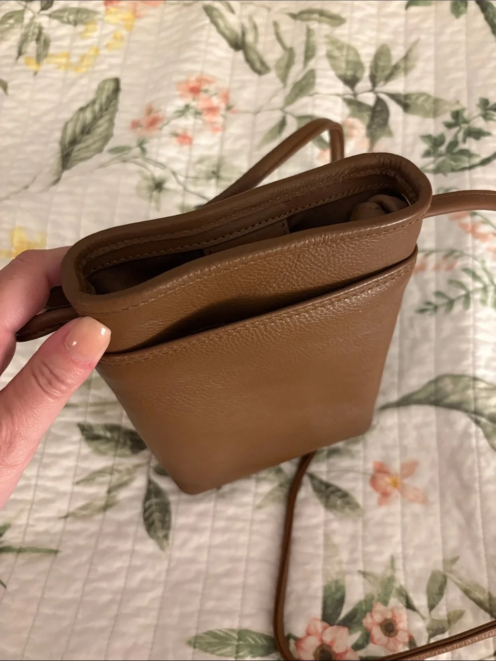 Slim Crossbody Leather Bag in Warm Tan